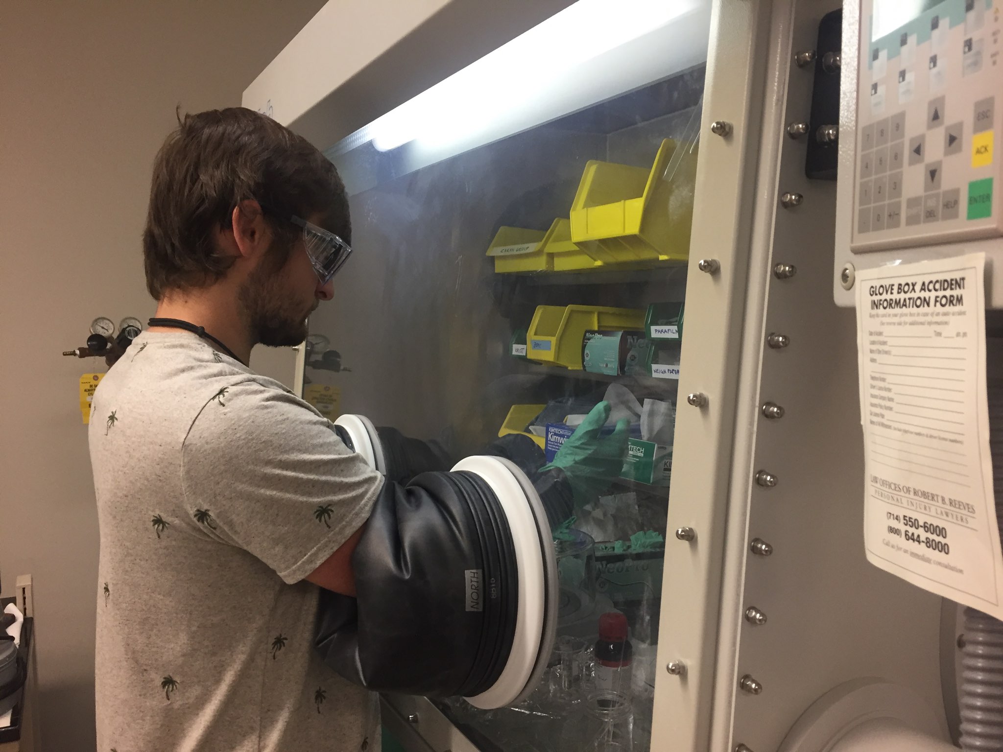 REU Summer 2018: Eric uses a glove box